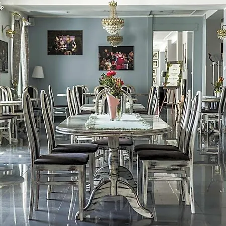 Opera Hotel 3*