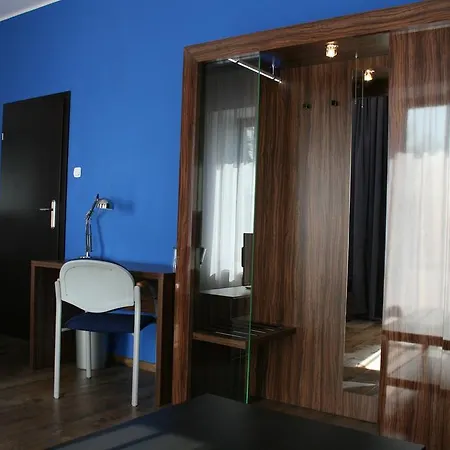 Opera Hotel 3*