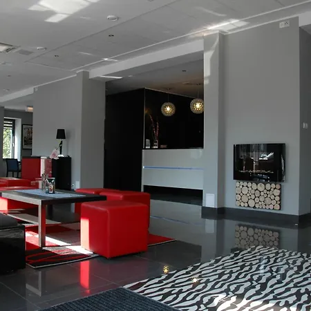 Opera Hotel 3*