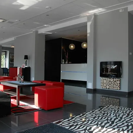 Opera Hotel 3*